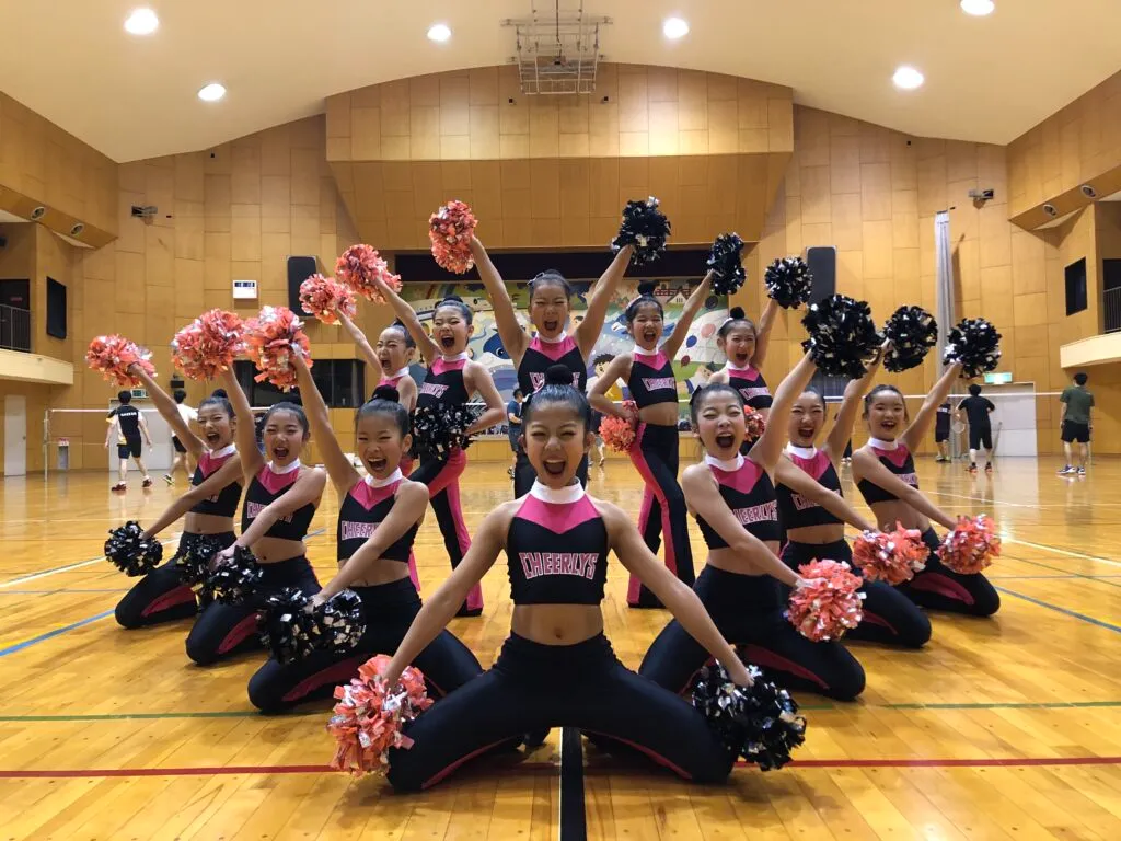 名古屋・チア大会チーム(CHEERLYS)|ロイックスチアダンススクール