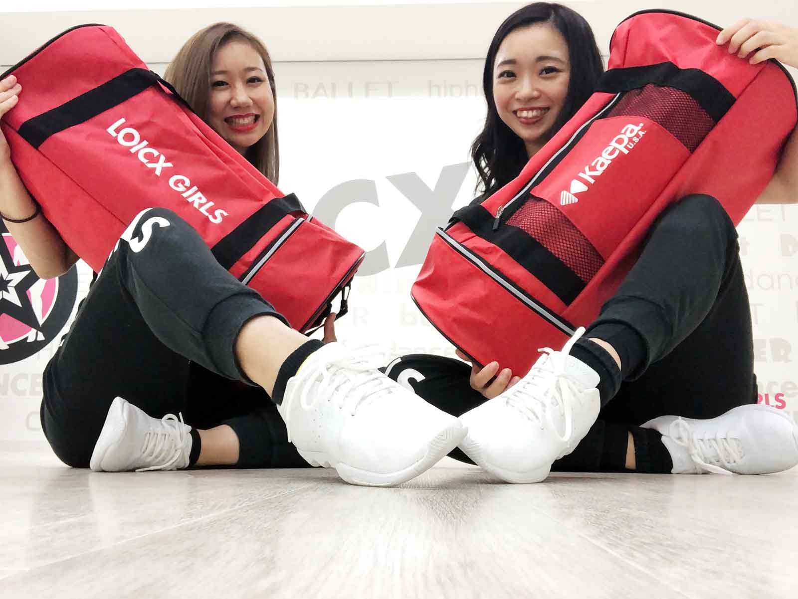スポンサー提供バッグを持つLOICX GIRLS☆メンバー