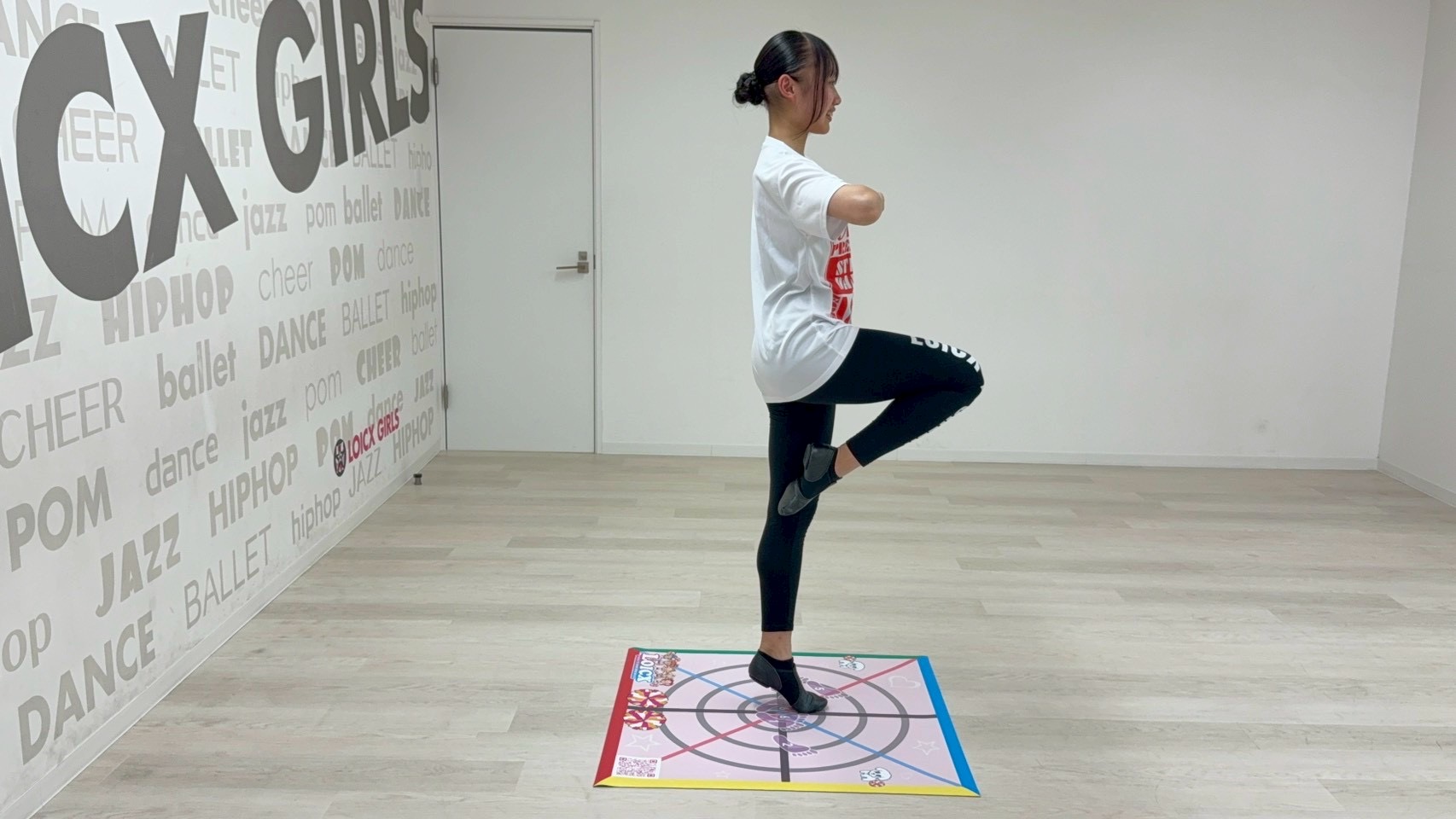 チアポジショニングマットを使ったLIVEレッスンの様子（ターン）